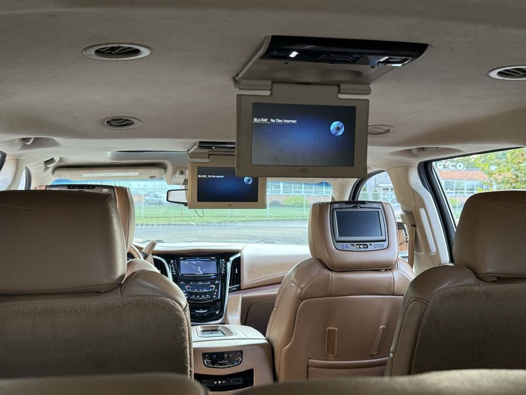 Used 2016 Cadillac Escalade ESV Platinum image 35
