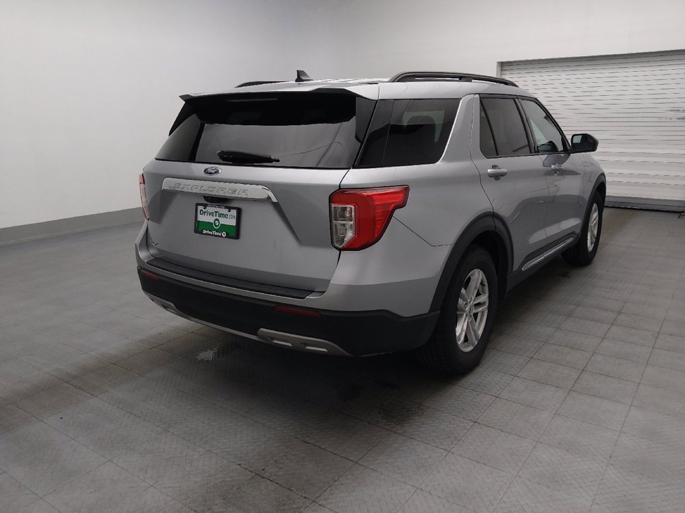 Used 2024 Ford Explorer XLT w/ Equipment Group 202A RWD image 9