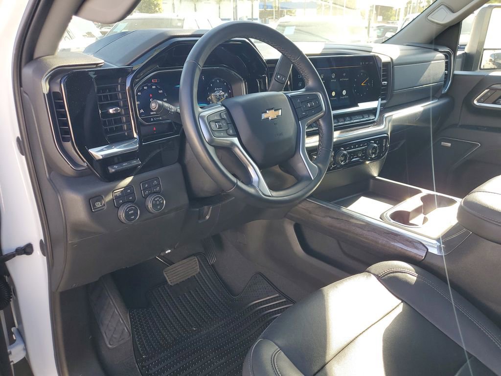 Used 2024 Chevrolet Silverado 2500 LTZ w/ LTZ Premium Package image 18