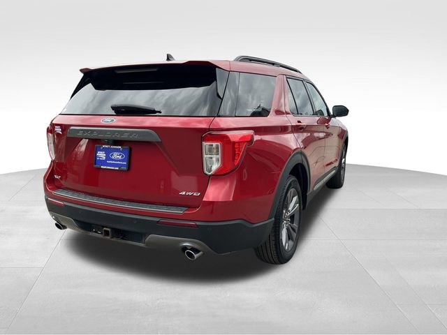 Certified 2022 Ford Explorer XLT w/ Equipment Group 202A AWD/4WD image 3