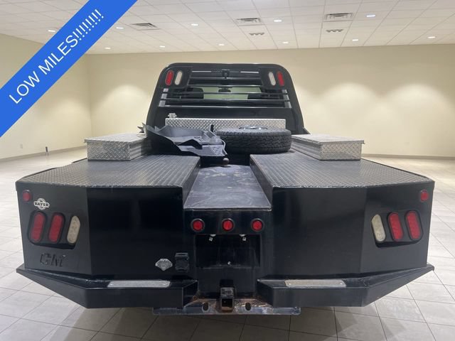 Used 2020 RAM 3500 Tradesman w/ Chrome Appearance Group RWD image 4