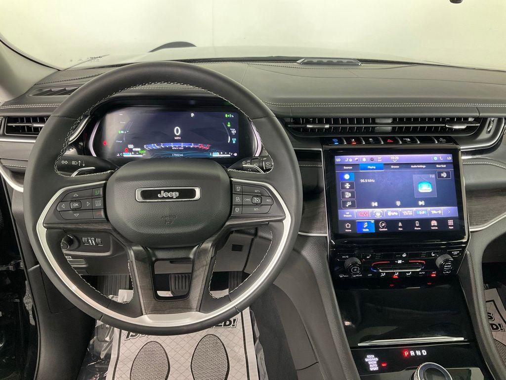 Used 2023 Jeep Grand Cherokee 4WD 4xe w/ Luxury Tech Group II image 13