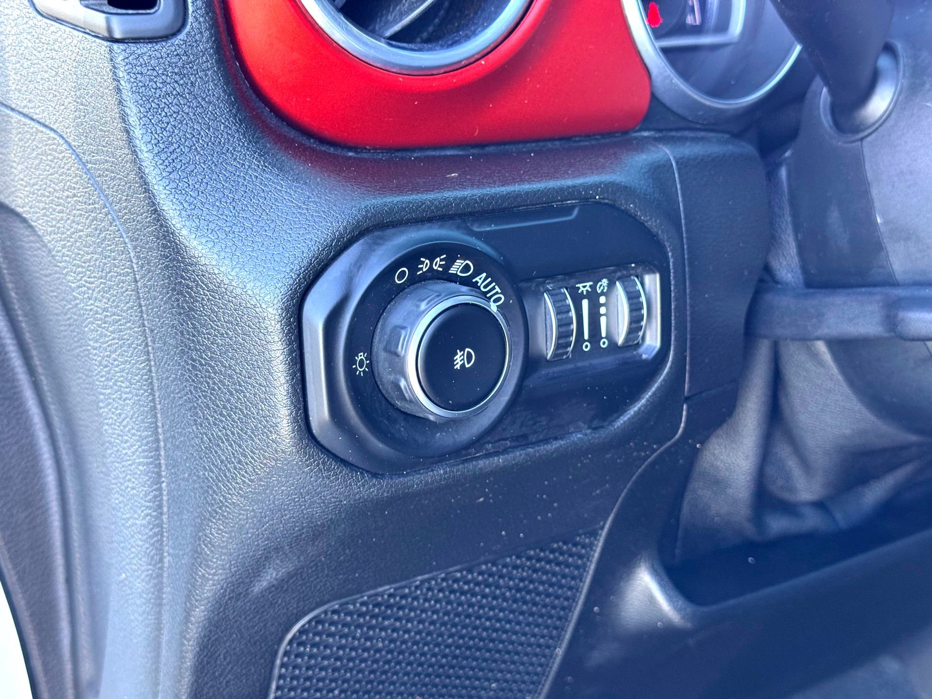 Used 2018 Jeep Wrangler Unlimited Rubicon image 17