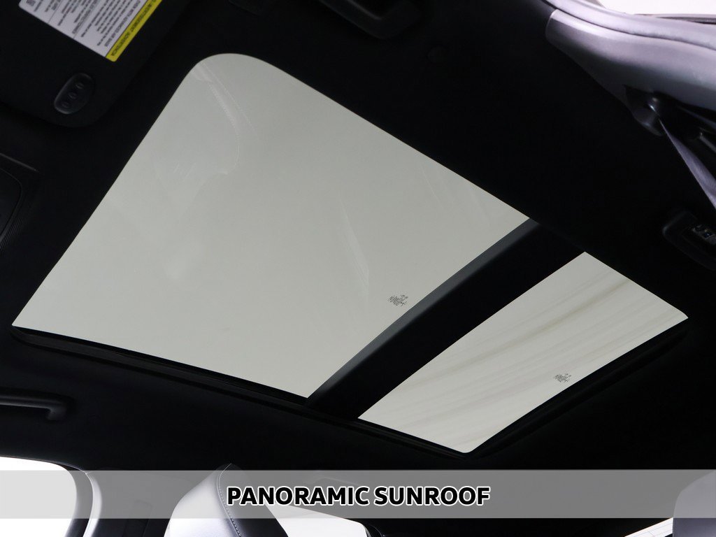 Used 2020 Ford Edge ST w/ Cold Weather Package image 4