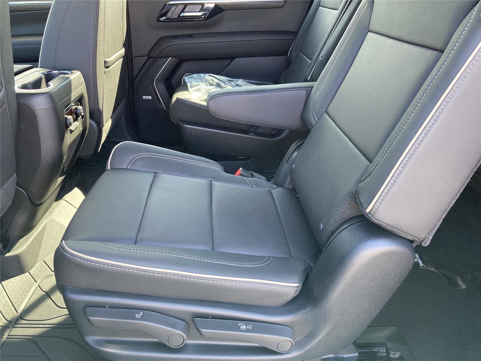 New 2026 Chevrolet Suburban Premier image 26