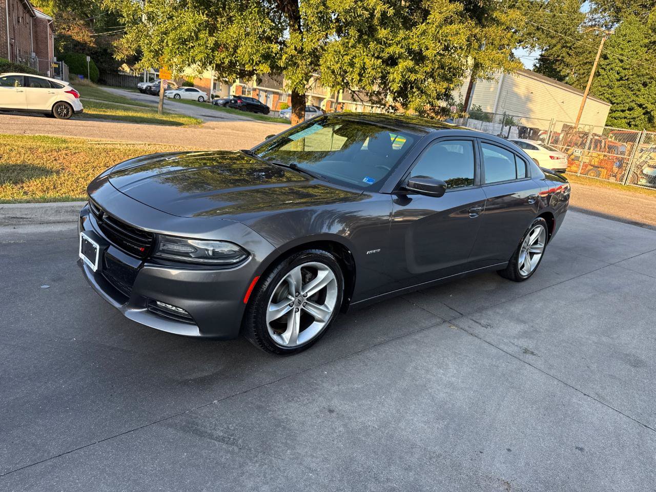 Used 2018 Dodge Charger R/T RWD image 2