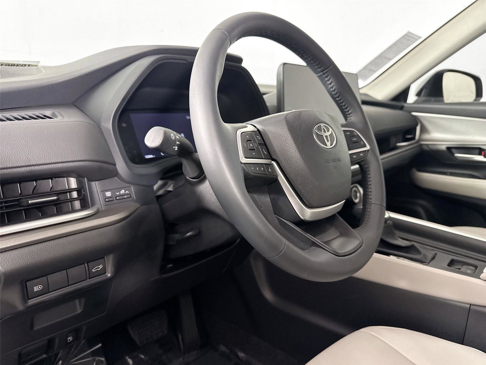 Certified 2026 Toyota Grand Highlander FWD image 4