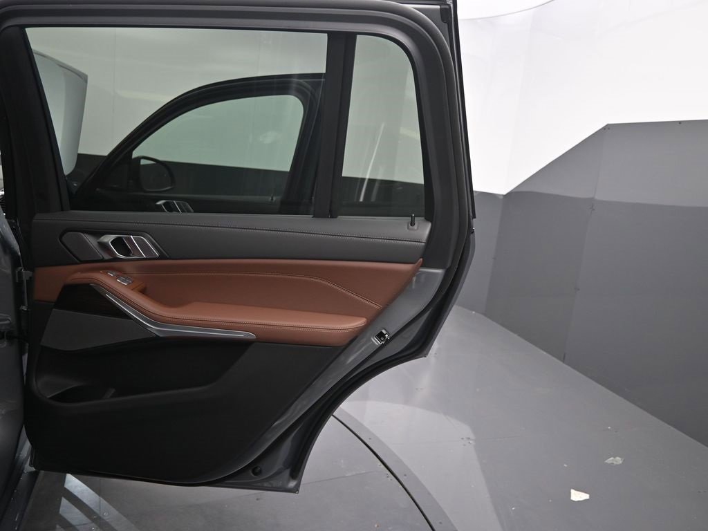New 2026 BMW X7 xDrive40i image 24