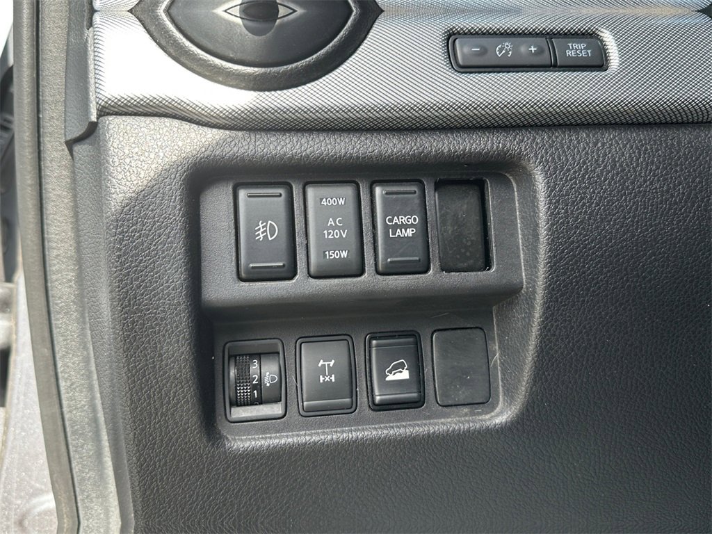 Used 2018 Nissan Titan PRO-4X w/ Pro-4x Utility Package image 31