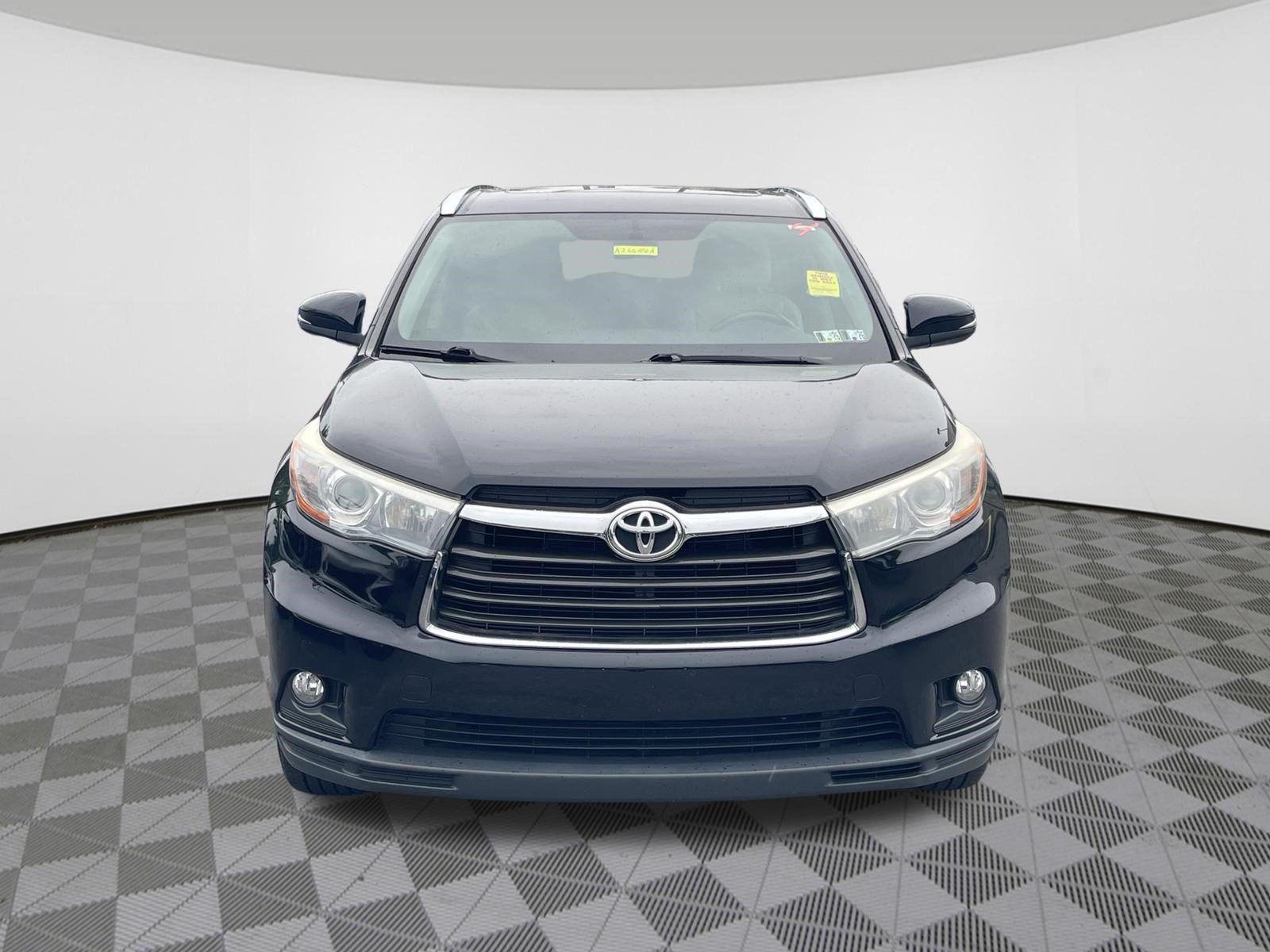 Used 2015 Toyota Highlander XLE AWD/4WD image 3