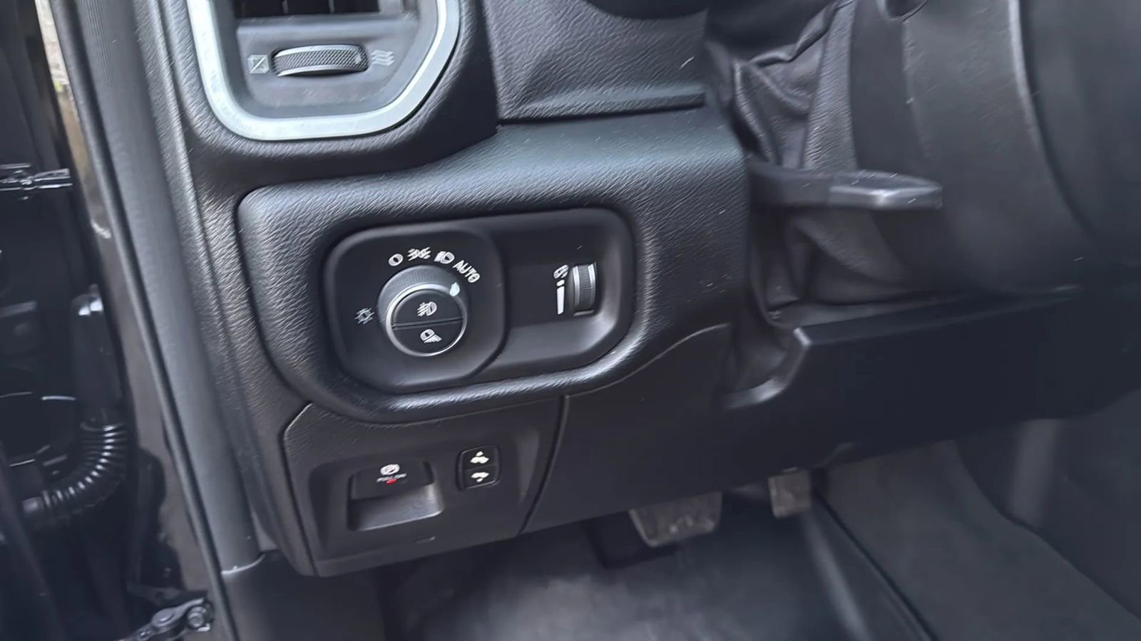 Used 2021 RAM 1500 Big Horn image 23