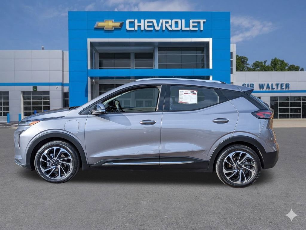 Used 2023 Chevrolet Bolt EUV Premier w/ Sun & Sound Package image 2