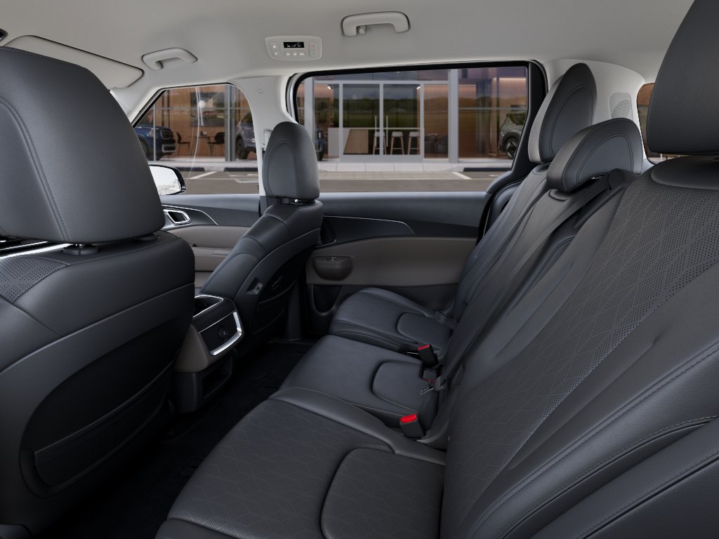New 2026 Kia Carnival FWD image 35