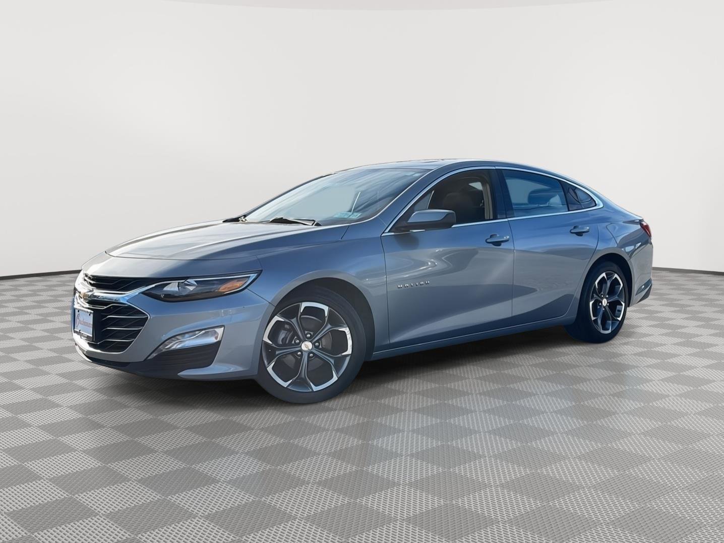 Used 2024 Chevrolet Malibu LT image 3