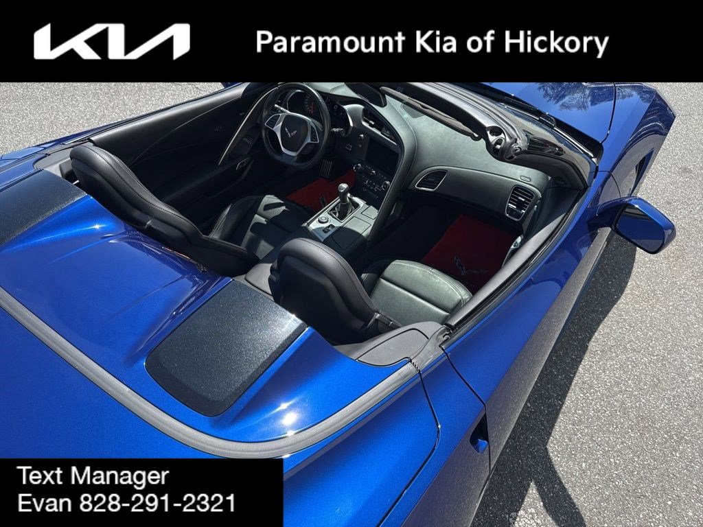 Used 2019 Chevrolet Corvette Stingray Convertible w/ Carbon Flash Badge Package RWD image 11