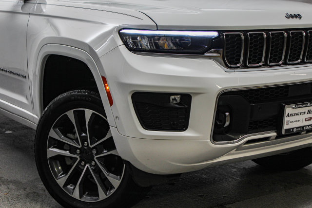 Used 2023 Jeep Grand Cherokee Overland AWD/4WD image 3