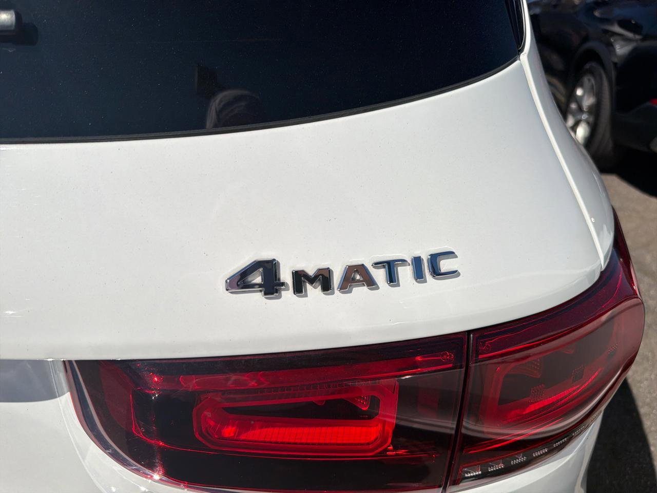 Used 2023 Mercedes-Benz GLB 250 4MATIC image 8