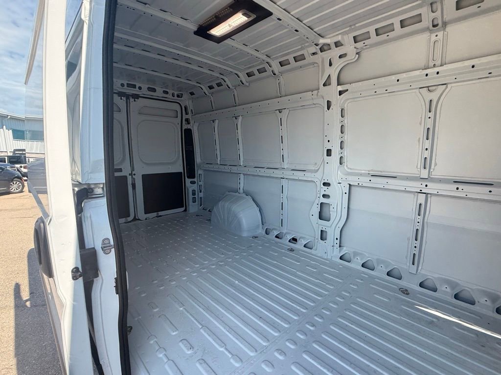 New 2025 RAM ProMaster Tradesman w/ Convenience Group image 33
