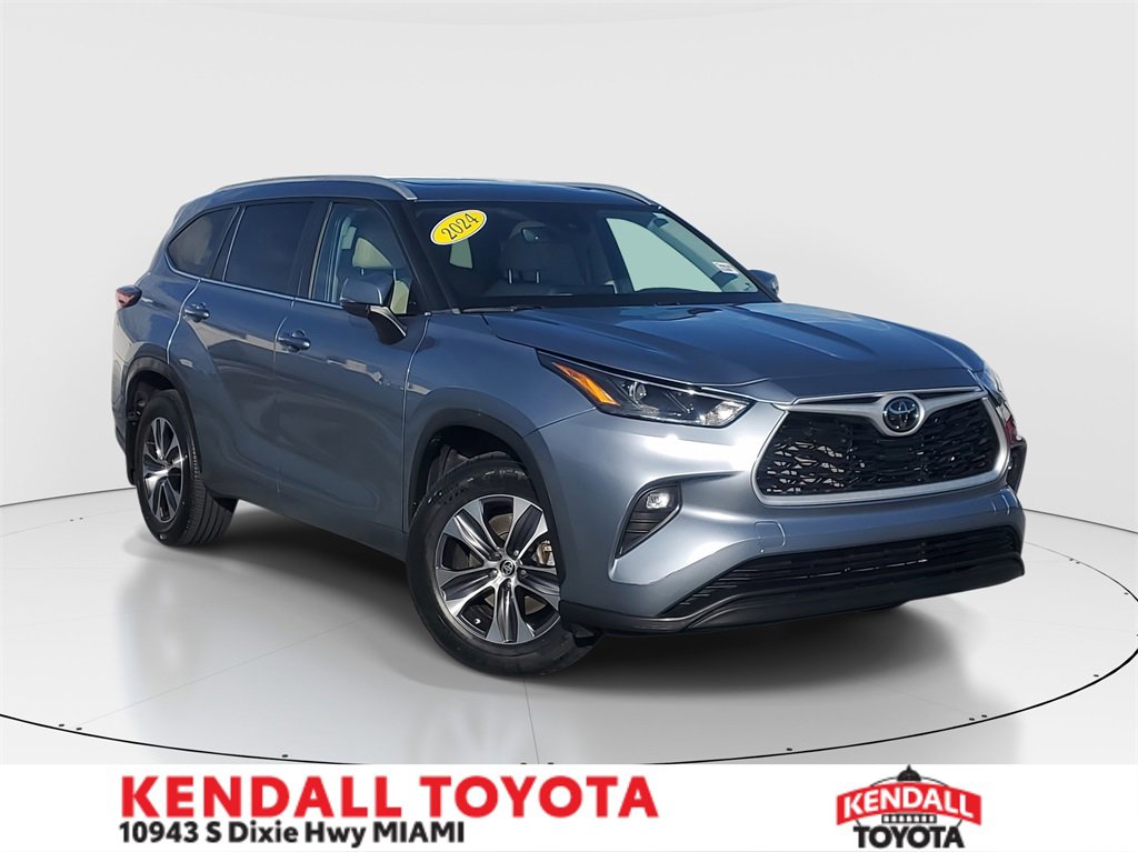Used 2024 Toyota Highlander XLE