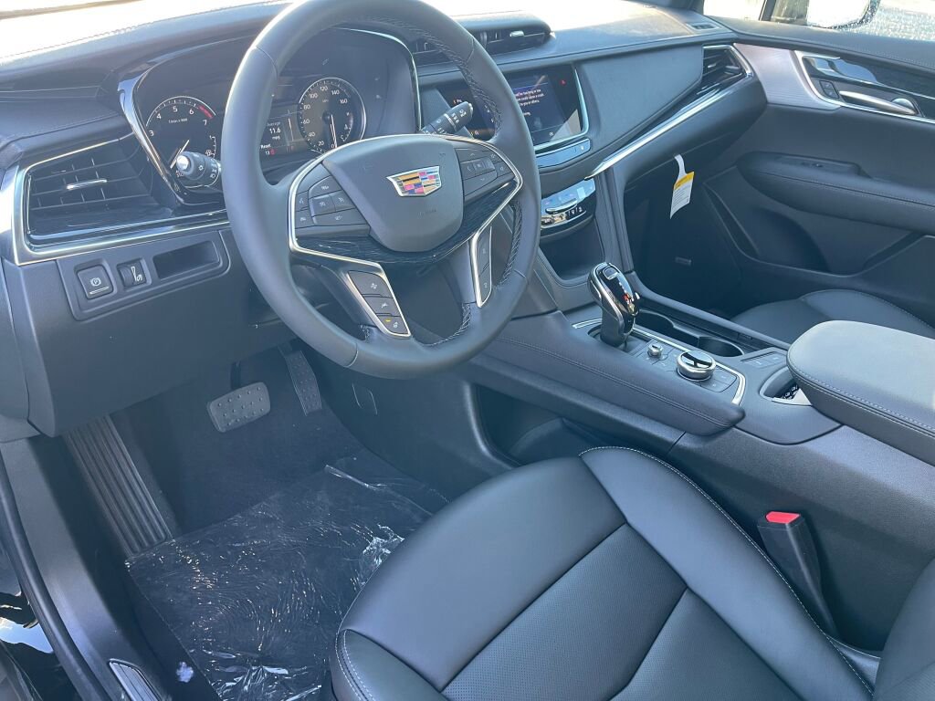 New 2025 Cadillac XT5 Premium Luxury w/ LPO, Floor Liner Package image 6