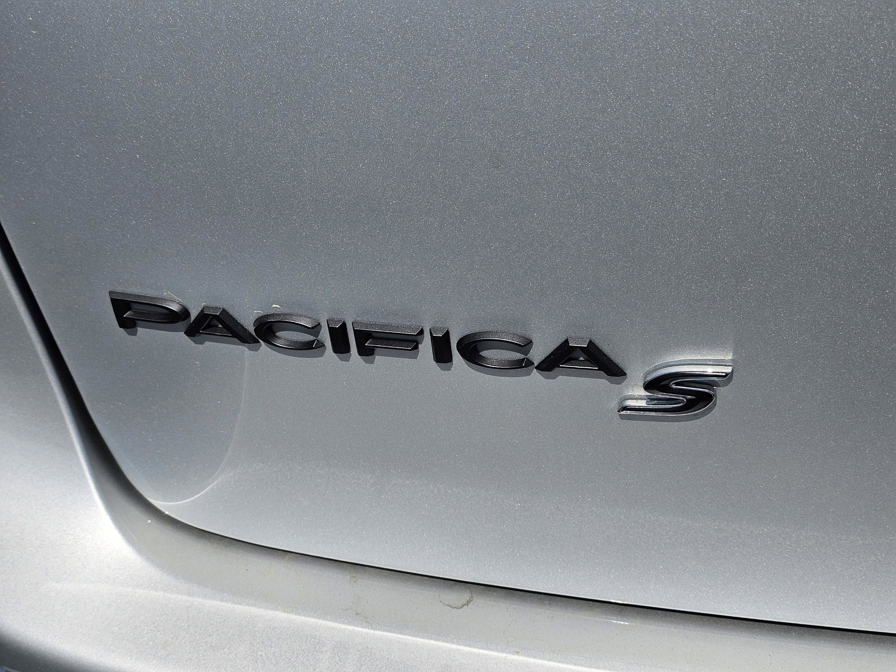 New 2026 Chrysler Pacifica Select w/ S Appearance Package image 10