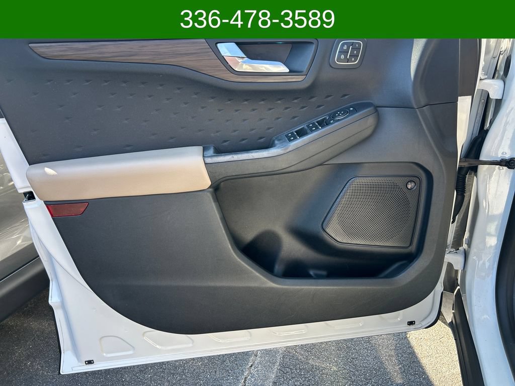 Used 2020 Ford Escape Titanium AWD/4WD image 10