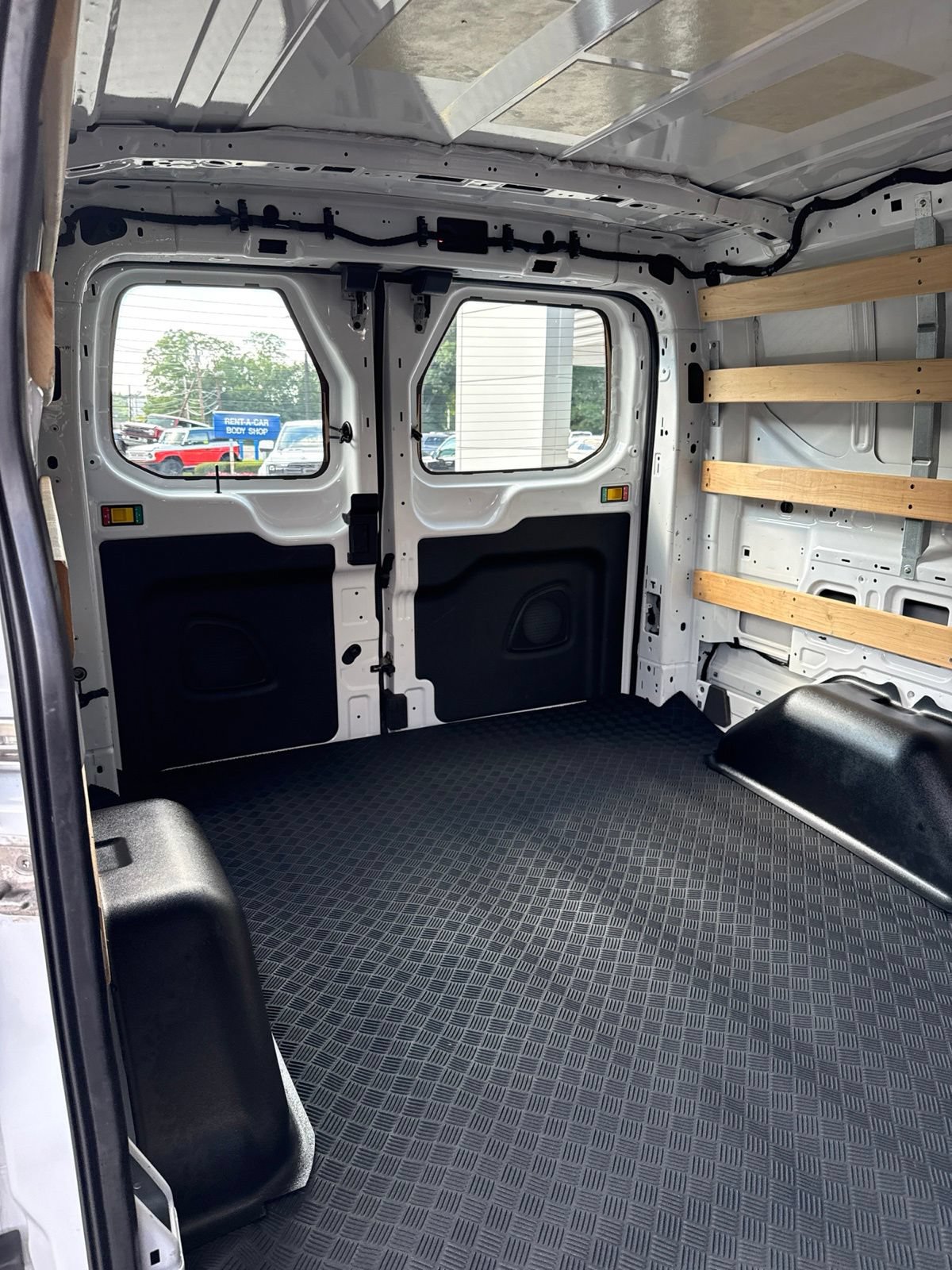 Used 2025 Ford Transit 250 Low Roof w/ Exterior Upgrade Package RWD image 19