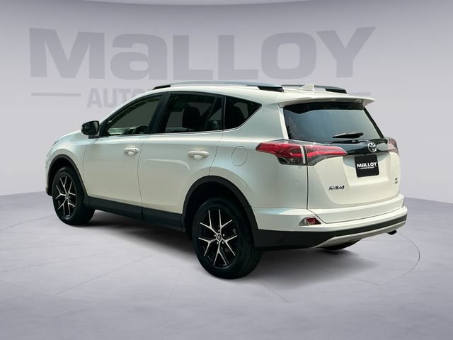 Used 2018 Toyota RAV4 SE AWD/4WD image 3