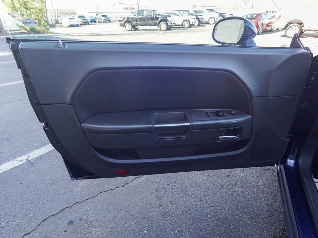 Used 2013 Dodge Challenger SXT image 13