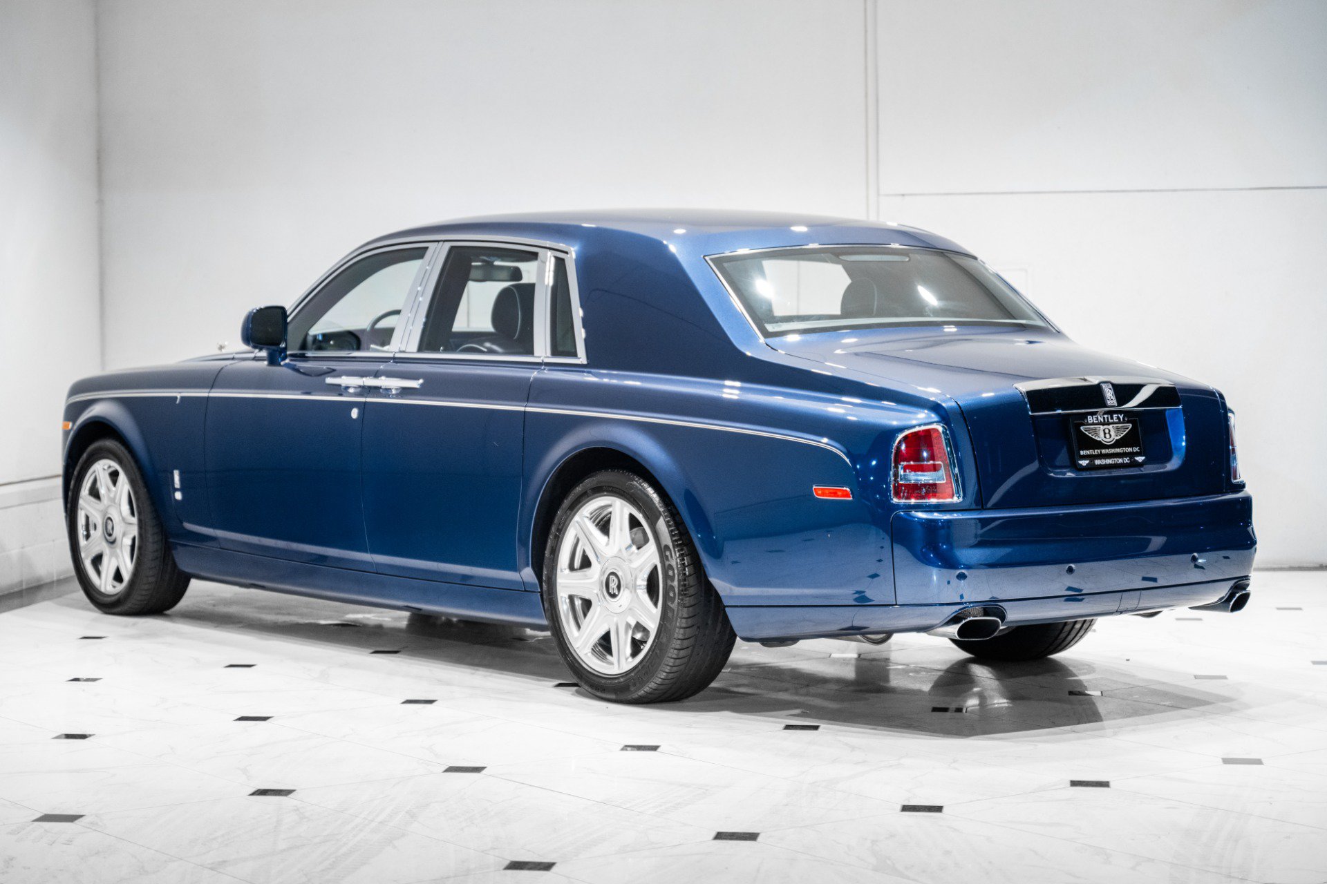 Used 2011 Rolls-Royce Phantom Sedan RWD image 7