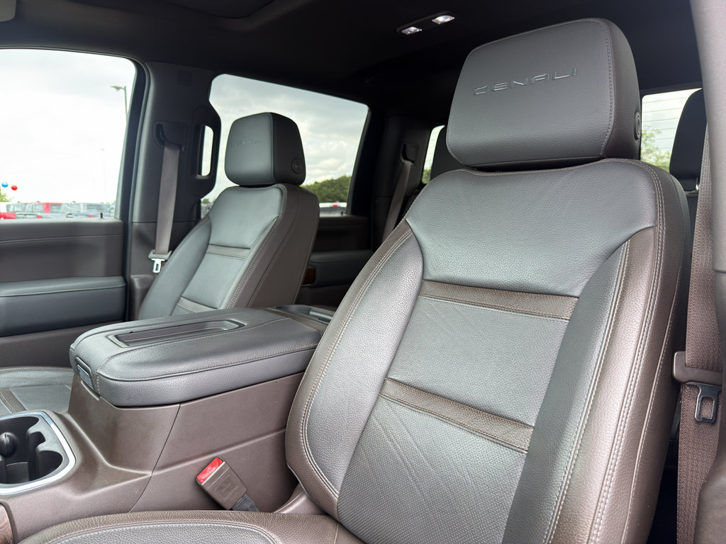 Used 2020 GMC Sierra 3500 Denali w/ Denali Ultimate Package AWD/4WD image 23