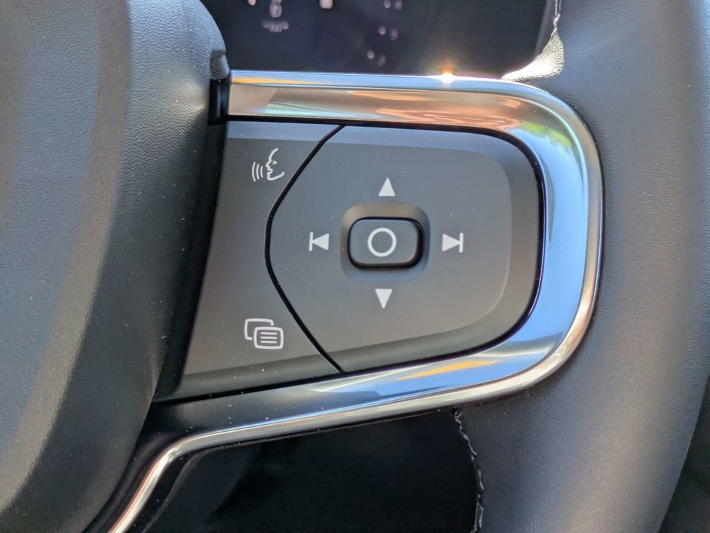 Used 2026 Volvo XC40 B5 Core AWD/4WD image 29