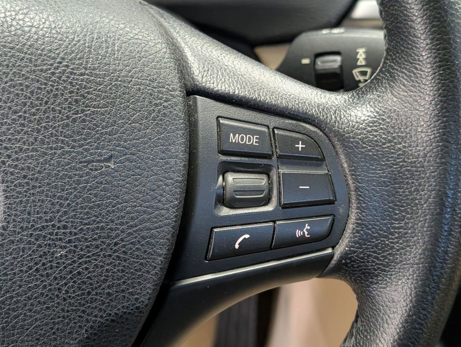 Used 2016 BMW 320i Sedan image 24