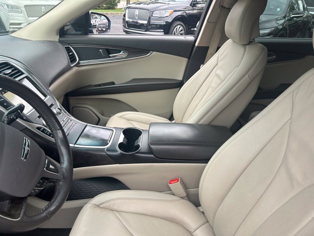 Used 2017 Lincoln MKX Select w/ Select Plus Package FWD image 15