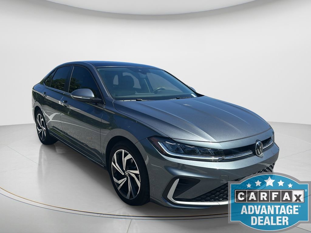Certified 2025 Volkswagen Jetta SEL FWD image 3
