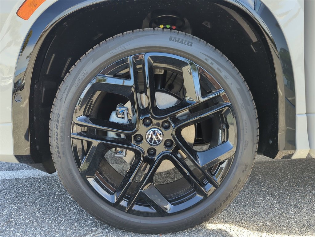 New 2026 Volkswagen Tiguan SE R-Line image 46