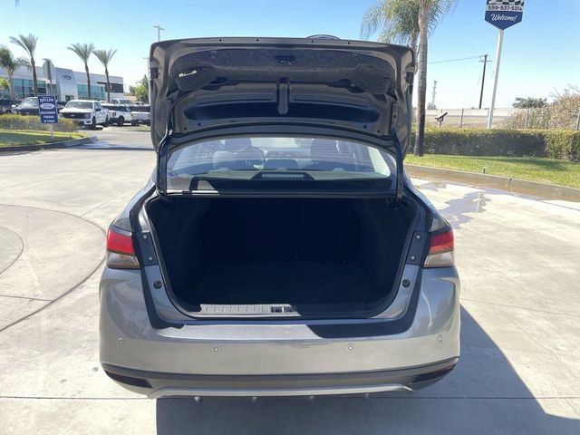 Used 2024 Nissan Versa SR FWD image 22