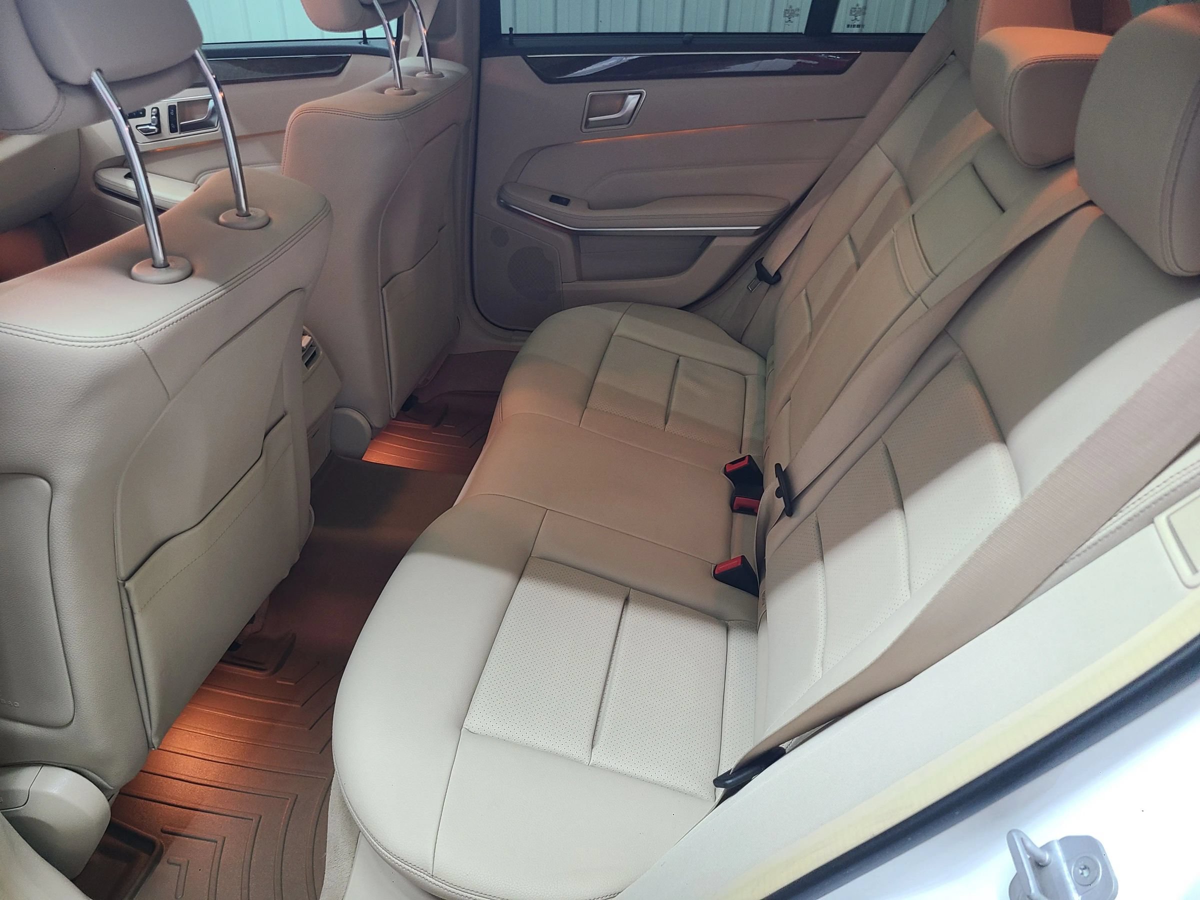 Used 2016 Mercedes-Benz E 350 4MATIC Wagon image 38