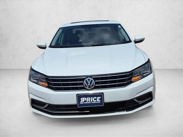 Used 2017 Volkswagen Passat 1.8T SE FWD image 2