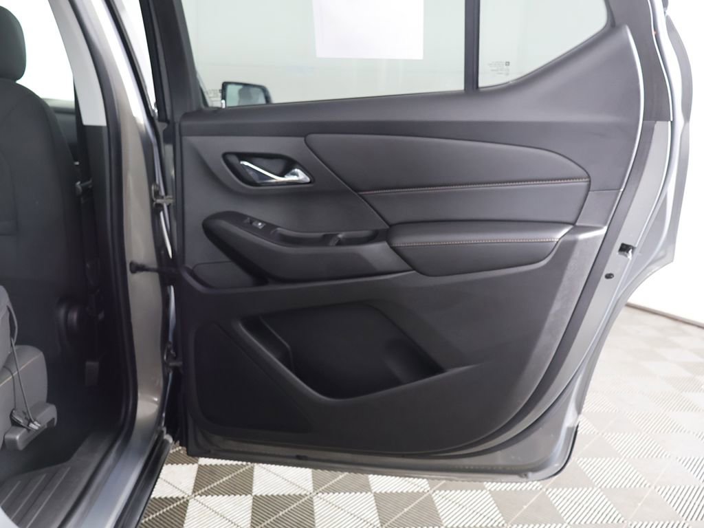 Used 2018 Chevrolet Traverse LT image 24