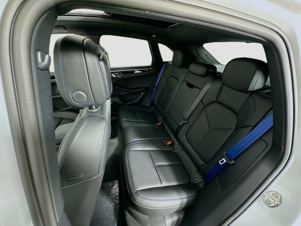 New 2026 Porsche Macan S image 24