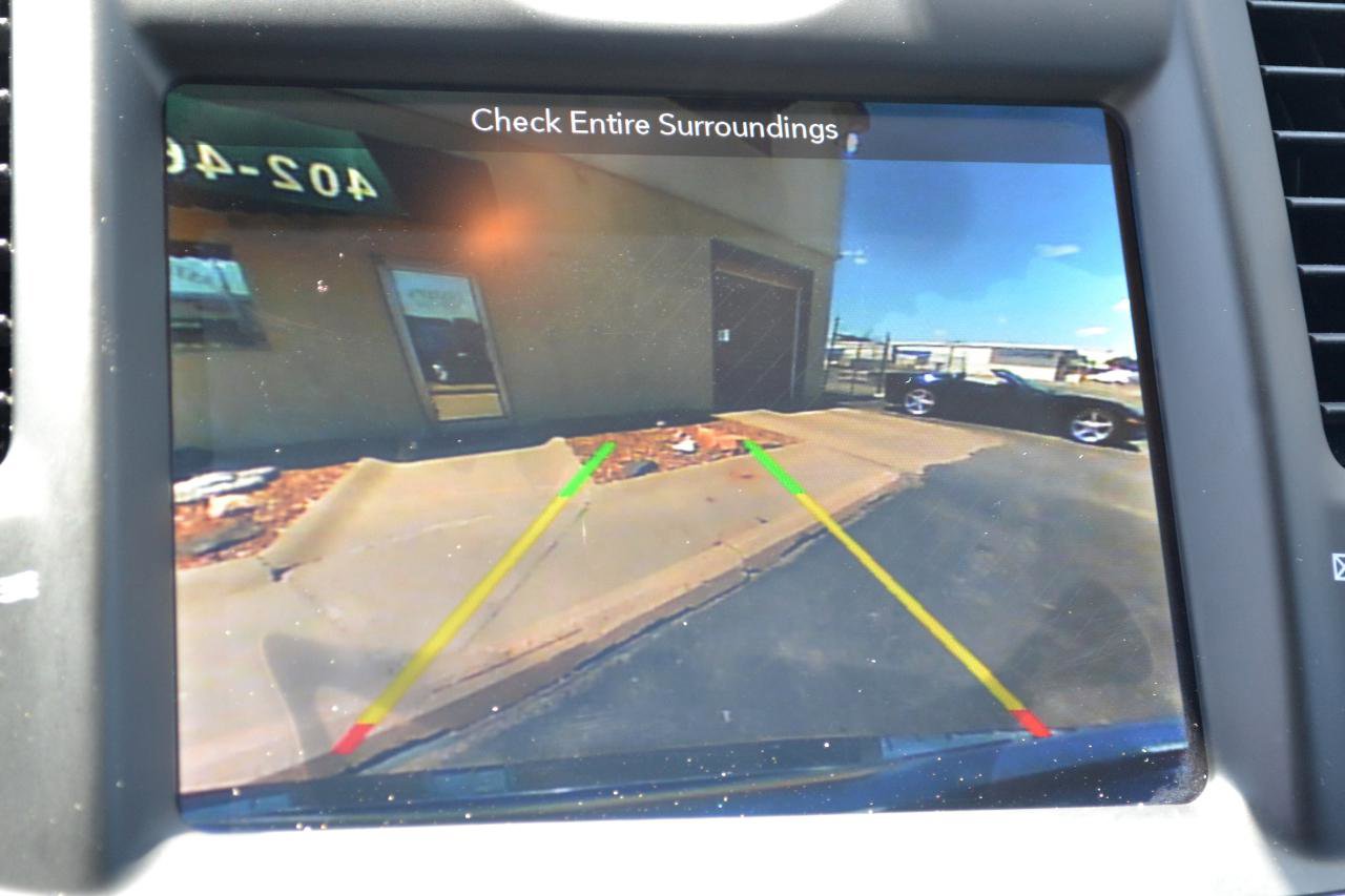 Used 2018 Chrysler 300 Touring L AWD/4WD image 20