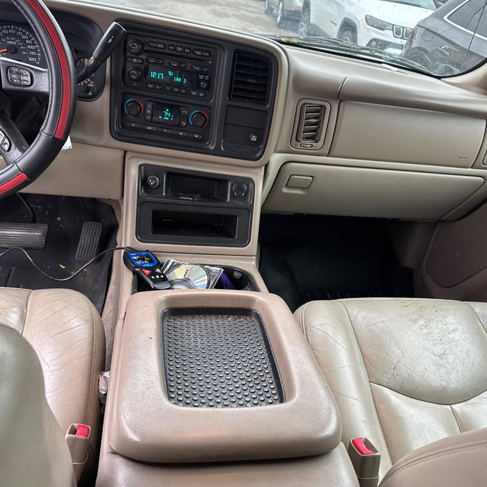 Used 2005 GMC Yukon SLT w/ SLT Preferred Equipment Group AWD/4WD image 23