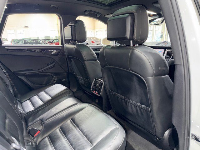 Used 2018 Porsche Macan GTS image 62