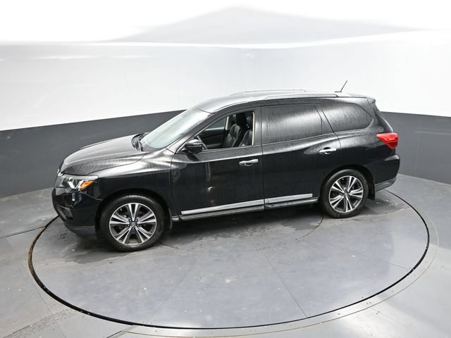 Used 2017 Nissan Pathfinder Platinum w/ Family Entertainment Package AWD/4WD image 22