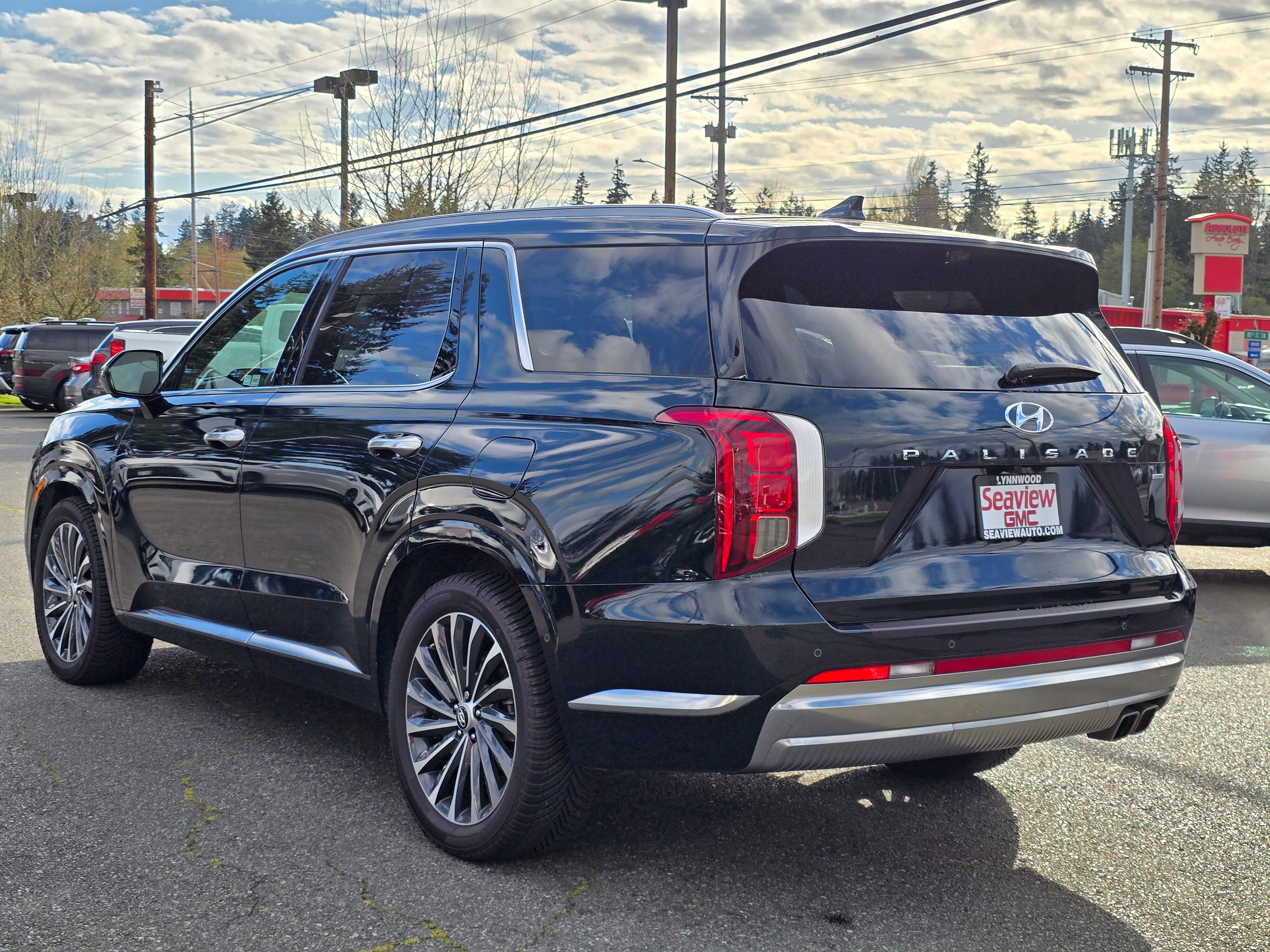 Used 2023 Hyundai Palisade Calligraphy AWD/4WD image 5