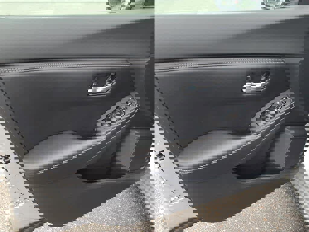 Certified 2020 Nissan Sentra S image 10