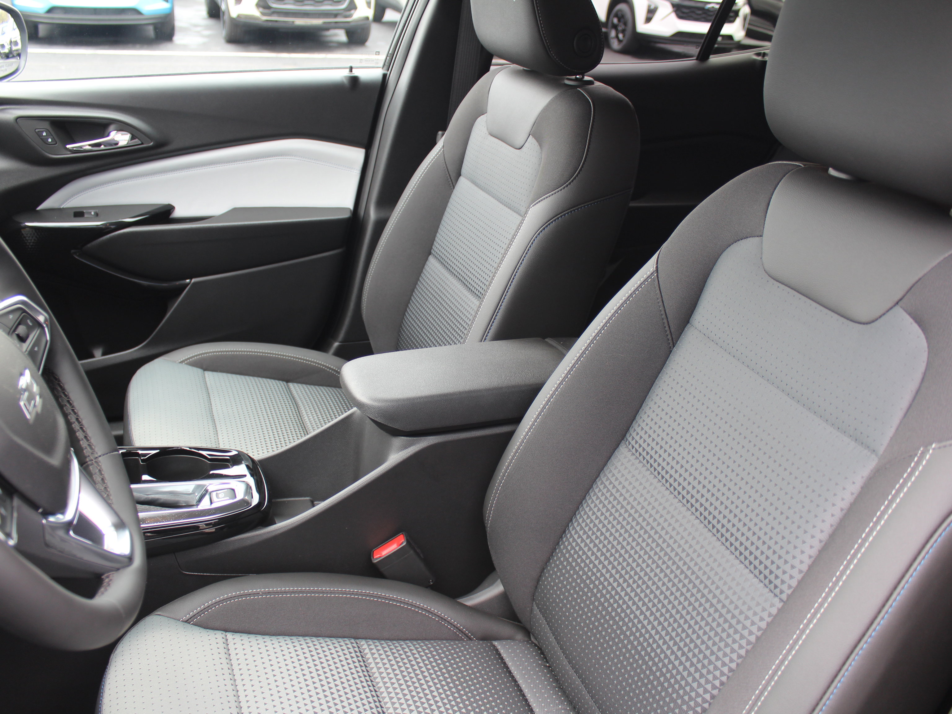 New 2026 Chevrolet Trax LT image 9