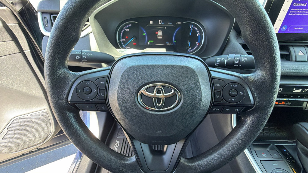 Certified 2025 Toyota RAV4 XLE AWD/4WD image 18
