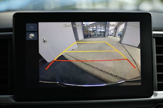 Certified 2025 Hyundai Venue SEL FWD image 35